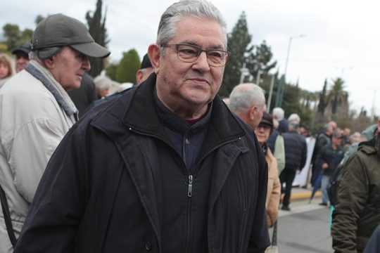 Η πυξίδα του Δημήτρη Κουτσούμπα